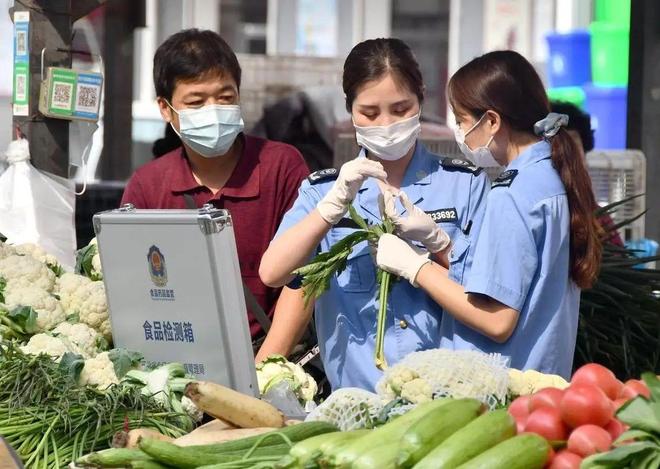 柴怼怼怂了跟于东来称兄道弟恳求撤诉电子pg游戏人民网为胖东来撑腰后(图9)