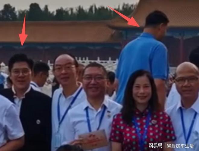 齐聚霍震霆父子三人出席姚明身高太出挑pg