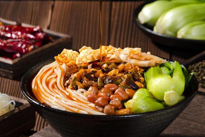 味本地人都习以为常游客看来十分怪异pg模拟器广西夜市中最具特色的美(图5) 味本地人都习以为常游客看来十分怪异pg模拟器广西夜市中最具特色的美(图5)